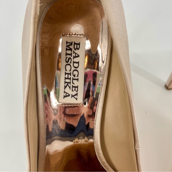 Badgley Mischka Cher Pumps in Nude Size 8 - Picture 6 of 14